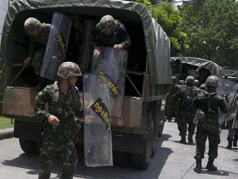 Soldiers with Riot Shields — Green