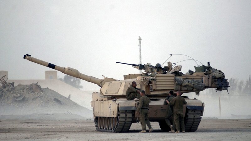 Soldiers with Tank — Tan