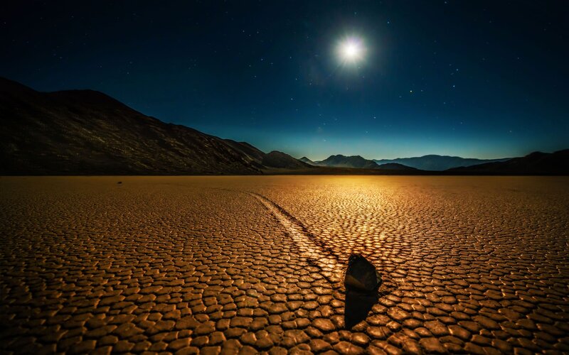Solo Rock on Cracked Earth — Brown