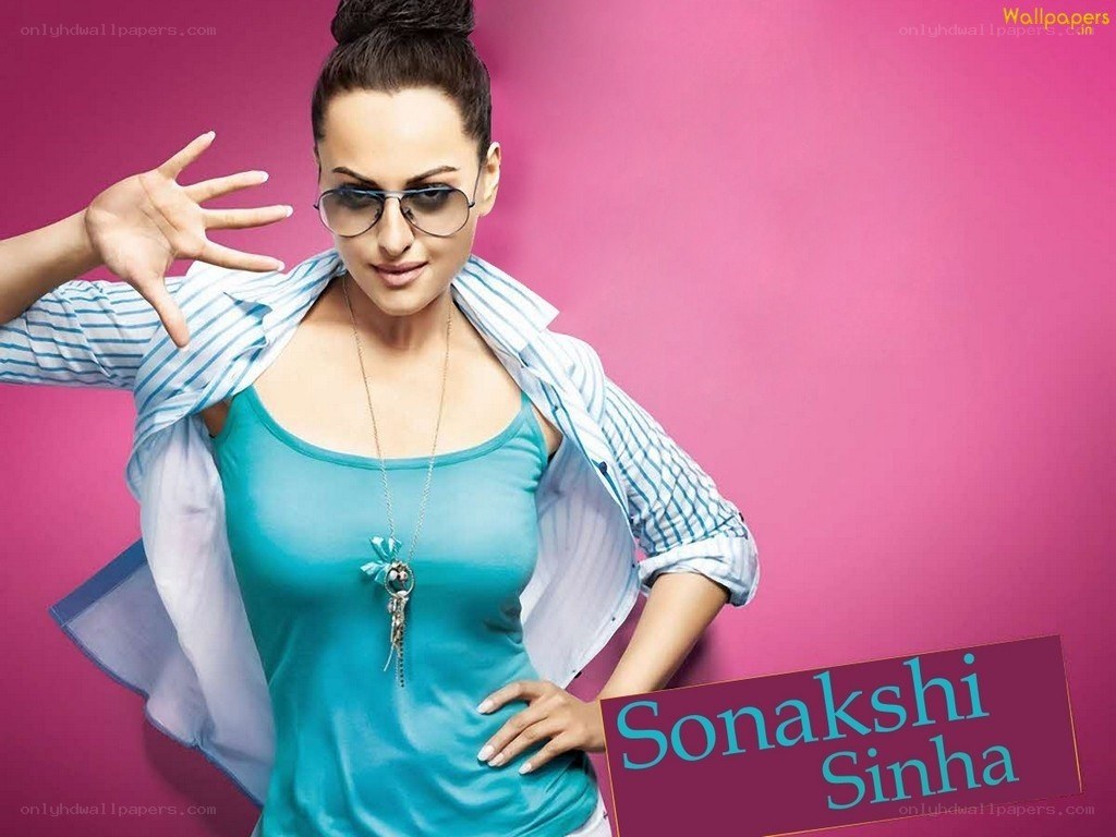 Sonakshi Sinha in blue top