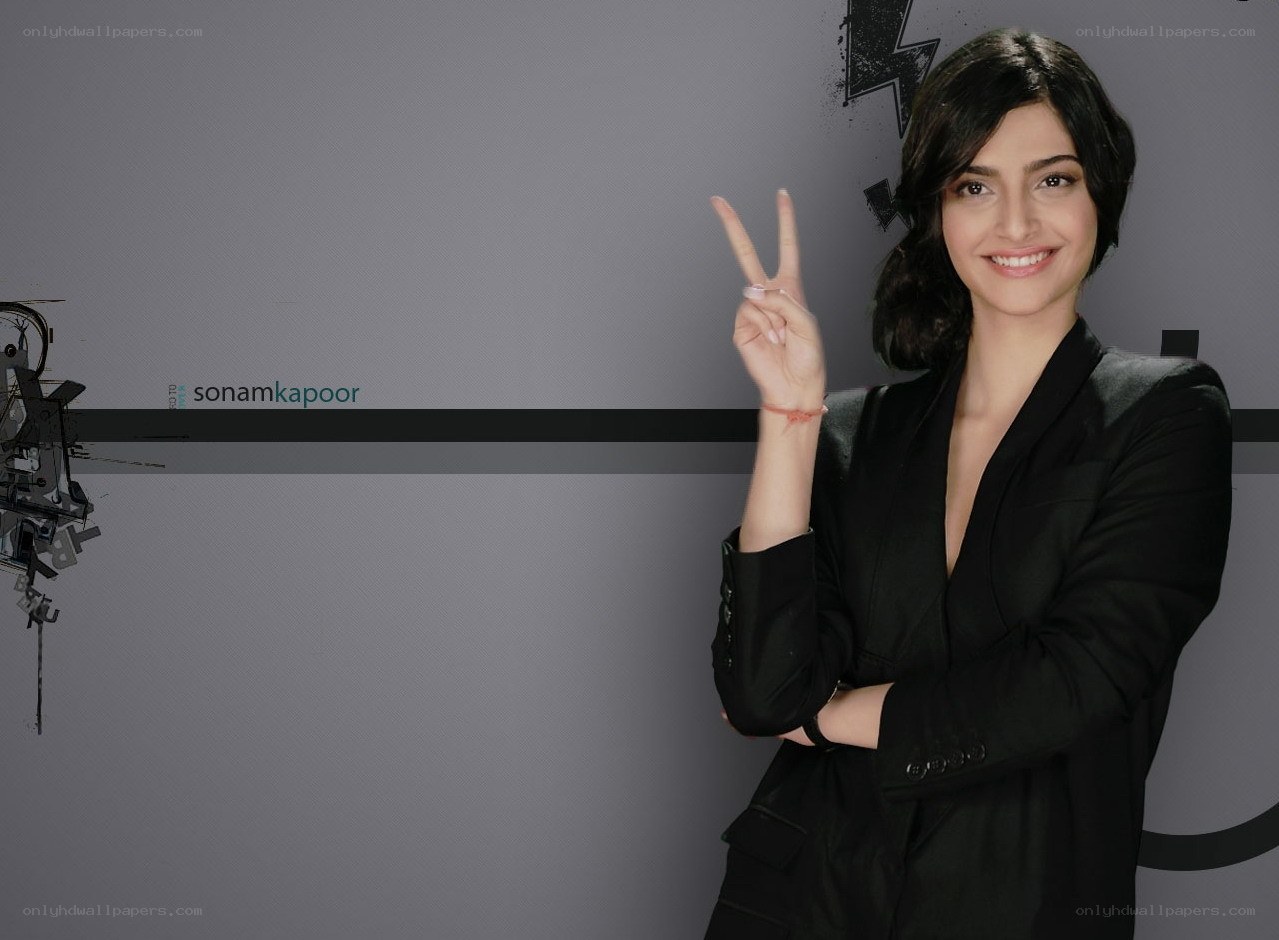 Sonam Kapoor peace sign