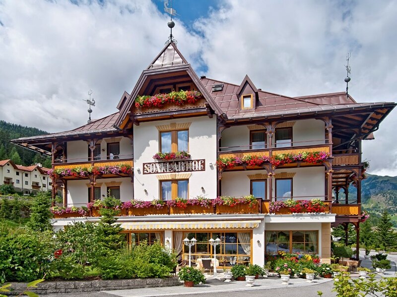 Sonklarhof hotel in the Alps