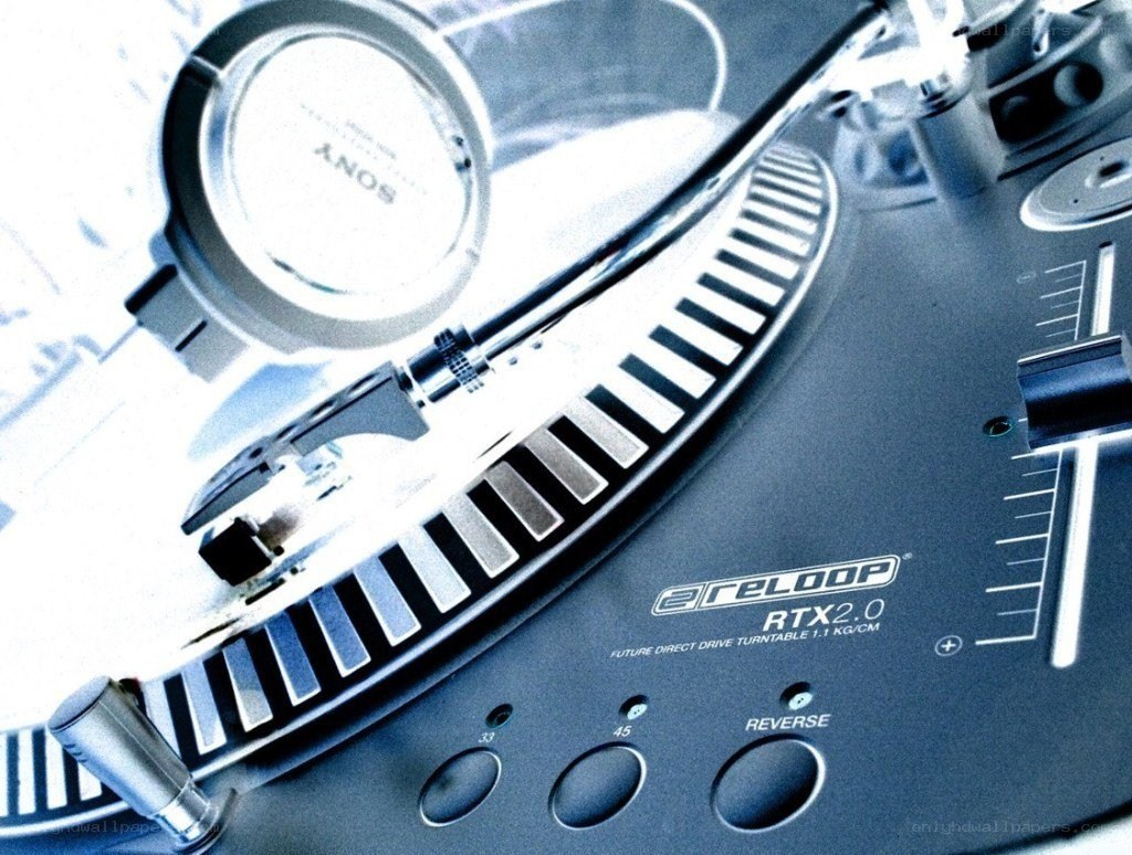 Sony ReLoop RTX2.0 turntable
