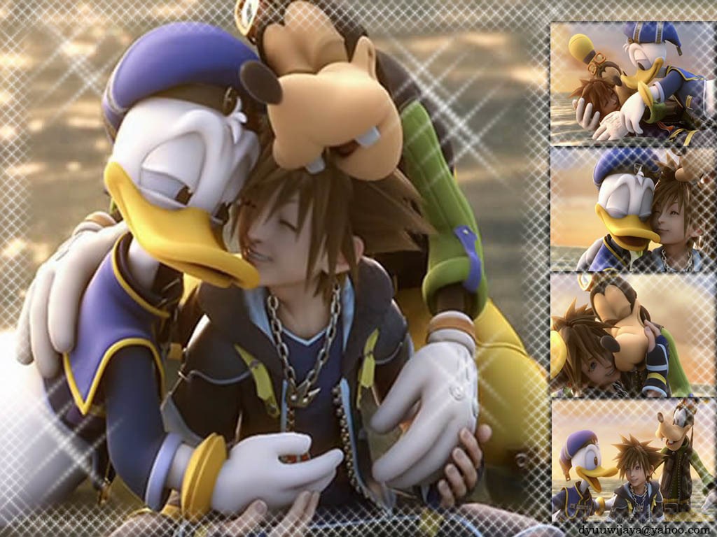 Sora and Donald hugging