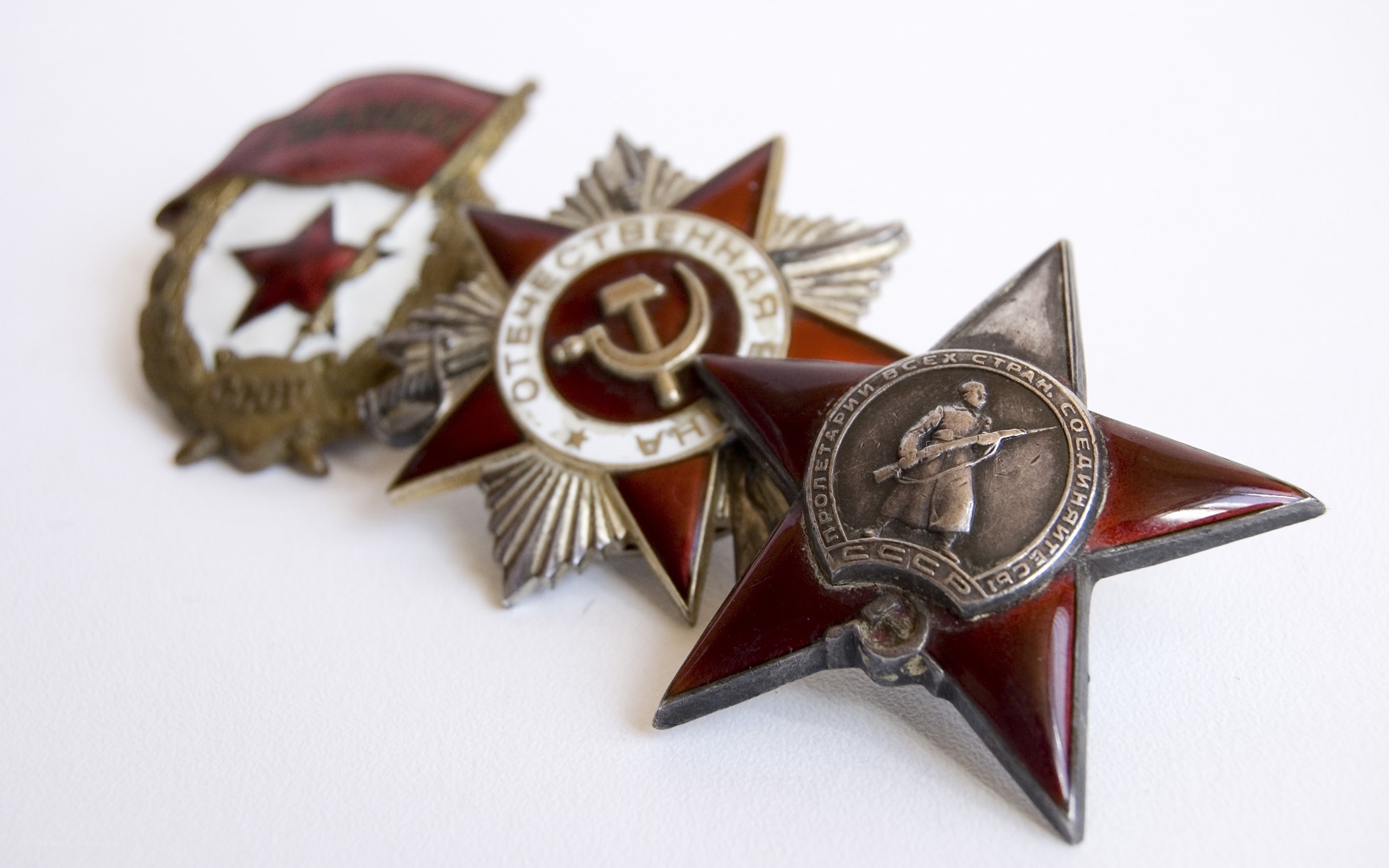 Soviet-era medals and badges