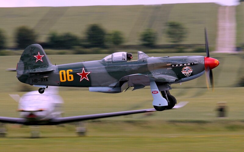 Soviet Fighter Plane — Green, Dynamic, Afternoon, Photograph