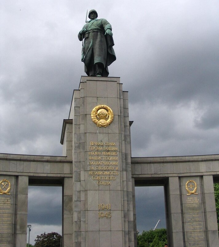 Soviet War Memorial — Gray