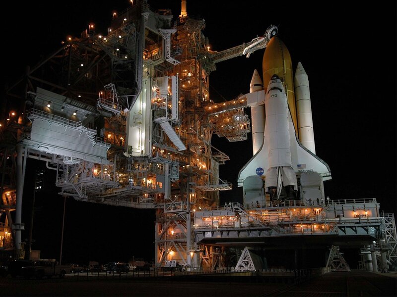 Space Shuttle Discovery — Black