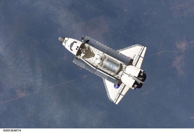 Space shuttle Discovery in orbit