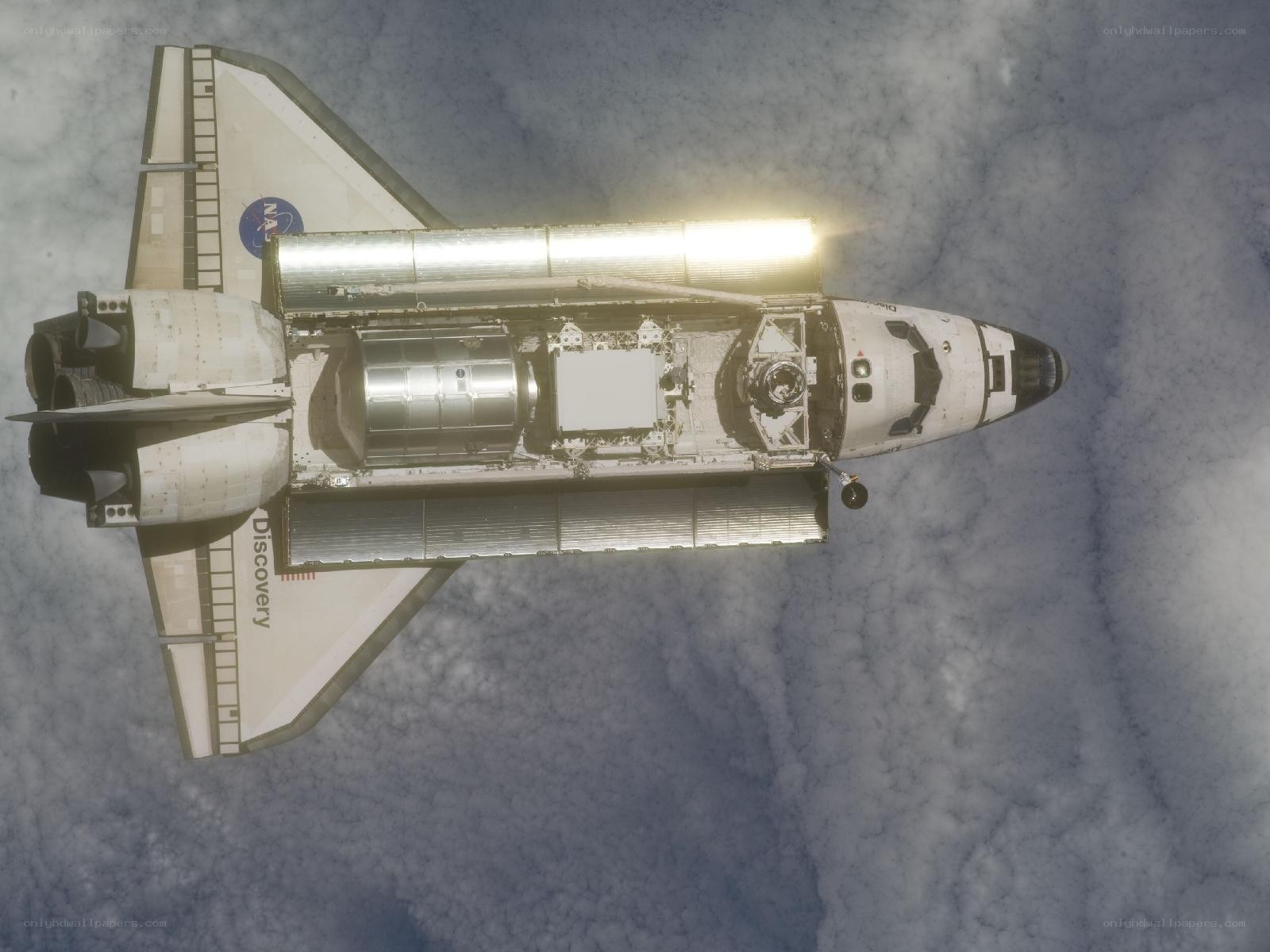 Space shuttle Discovery in orbit