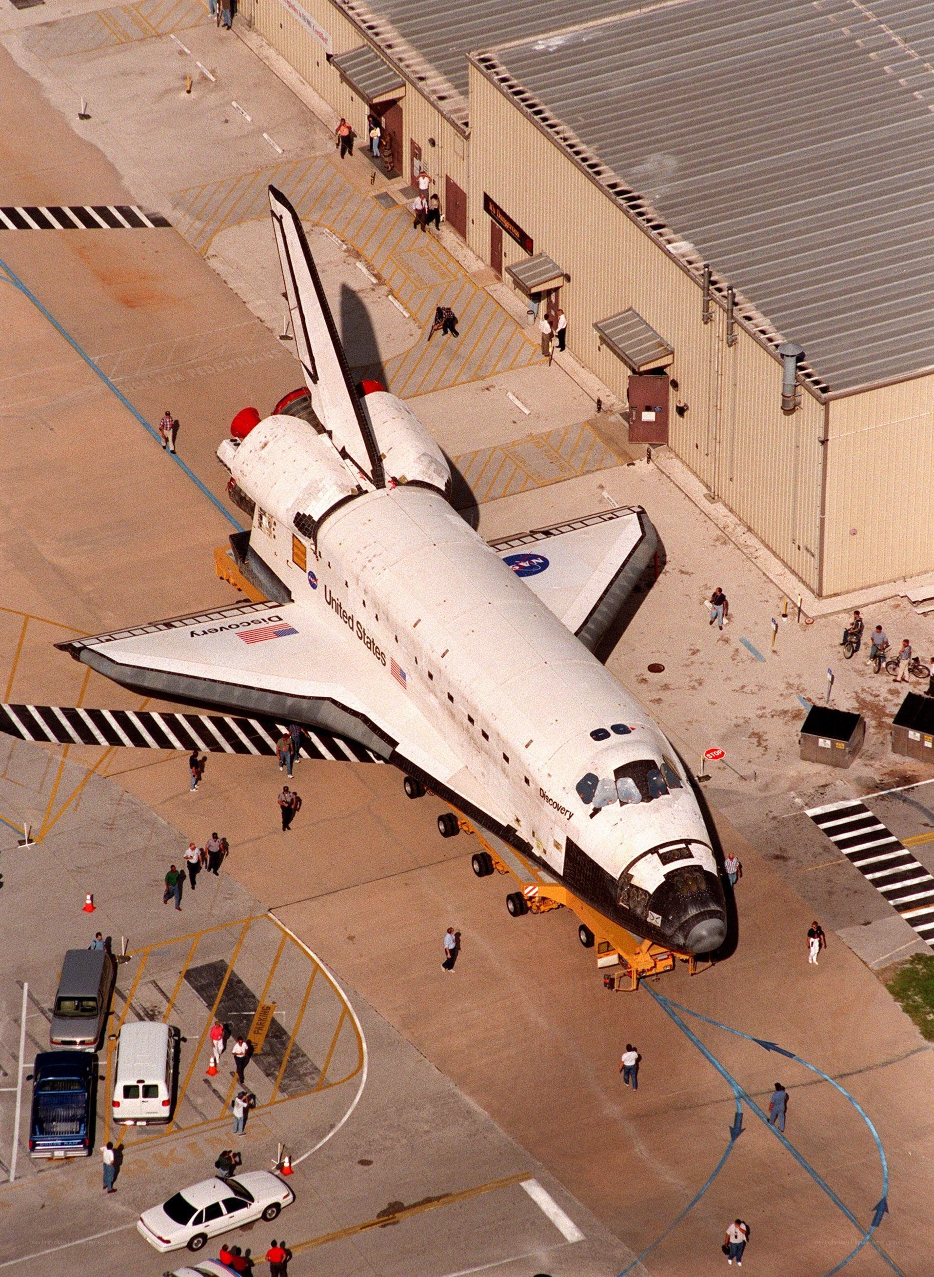 Space shuttle Discovery on tarmac