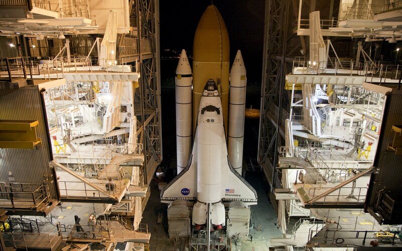 Space Shuttle Discovery — White, Dramatic, Night
