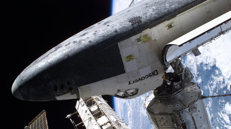 Space Shuttle Discovery — White, Dramatic, Photograph, International Space Station, Earth