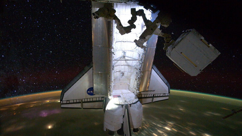 Space shuttle docking with ISS