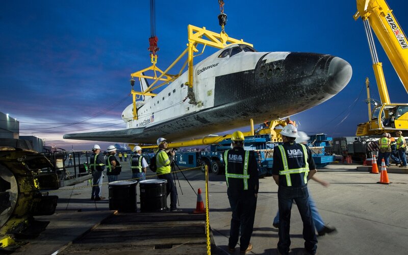 Space Shuttle Endeavour — Blue, Dramatic, Sunset, Photograph, Crane, Workers