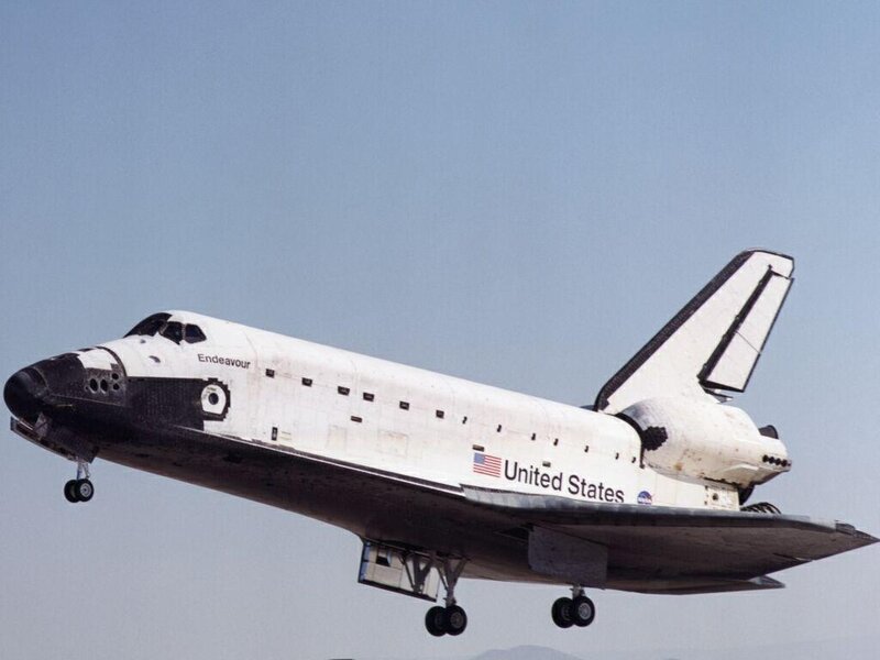 Space shuttle Endeavour landing