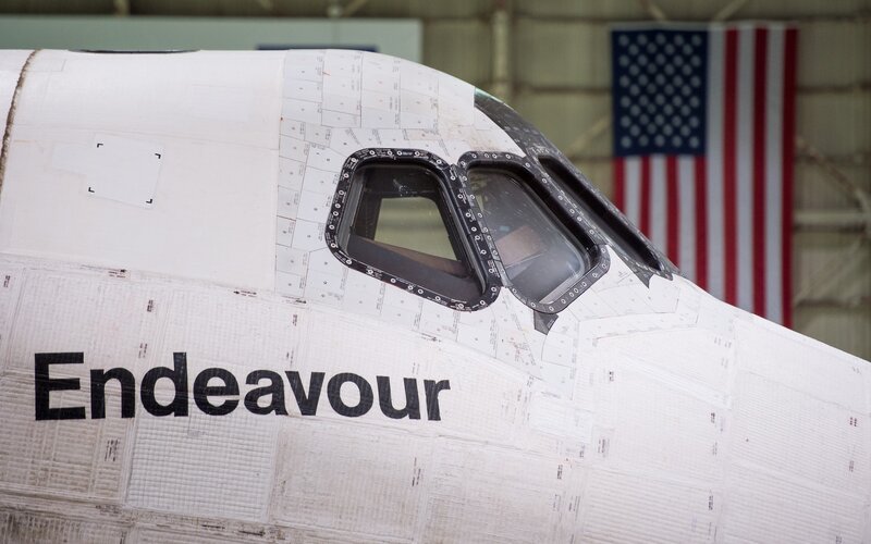 Space Shuttle Endeavour — White, Neutral