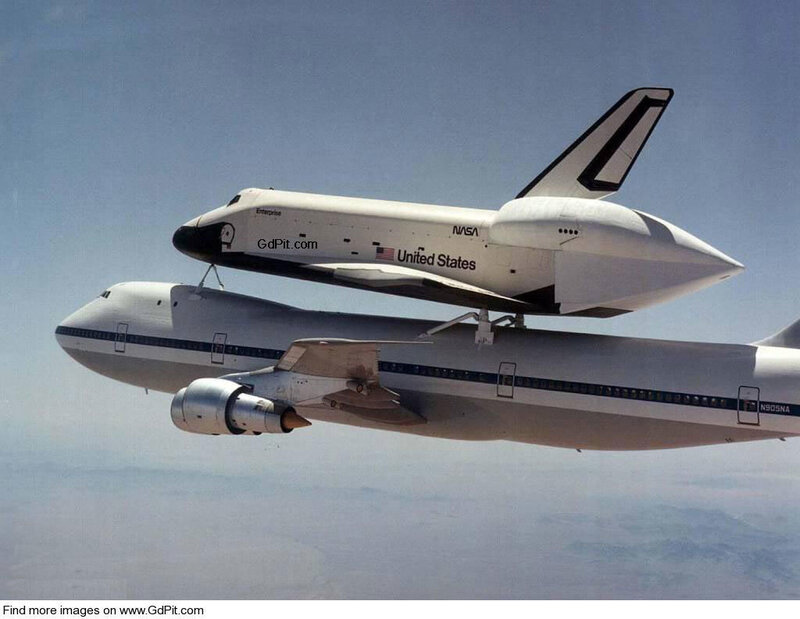 Space shuttle on Boeing 747