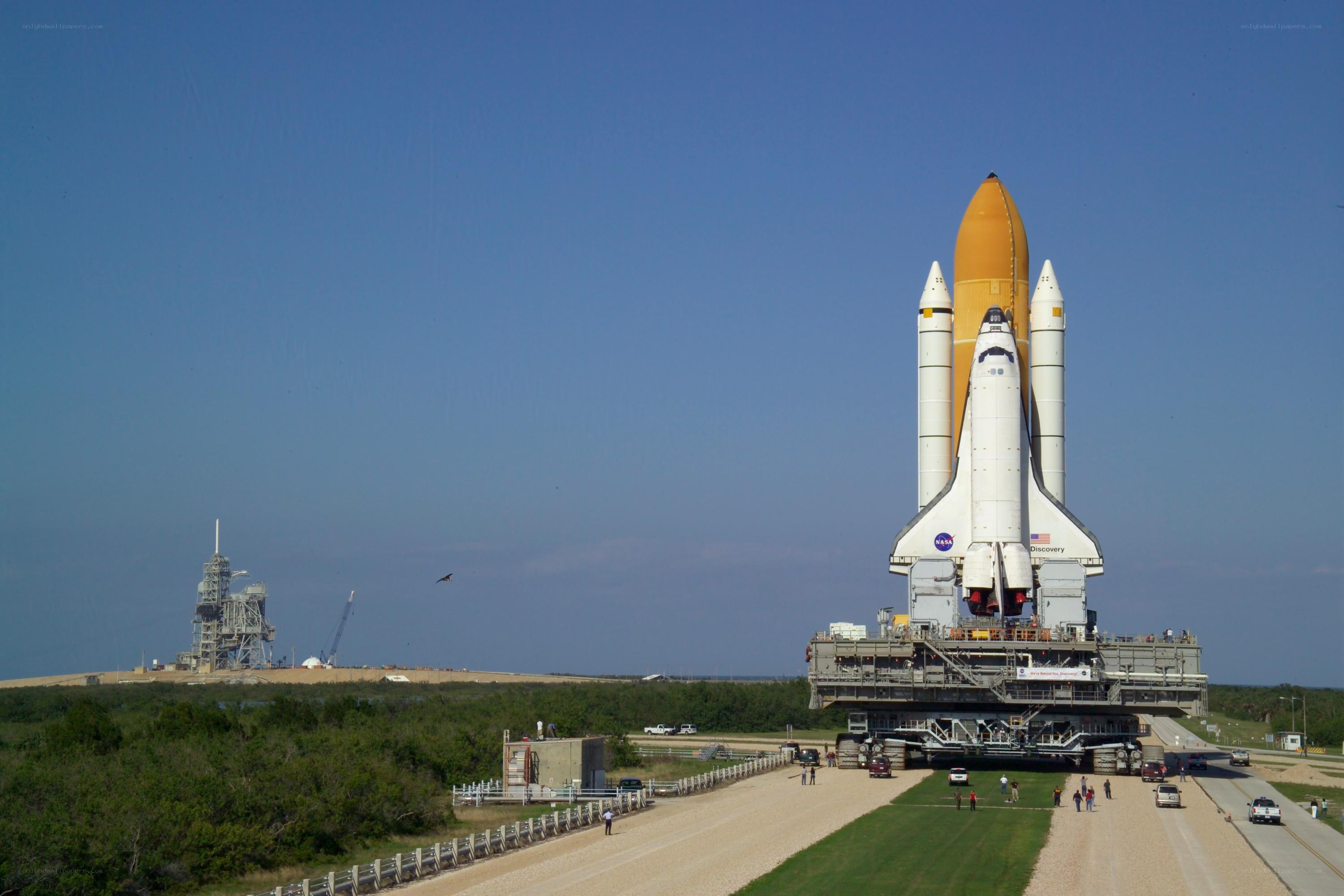 Space shuttle on launch pad