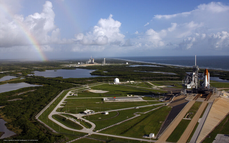 Space Shuttle on Launch Pad — Green