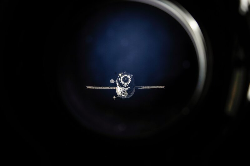 spacecraft approaching space station