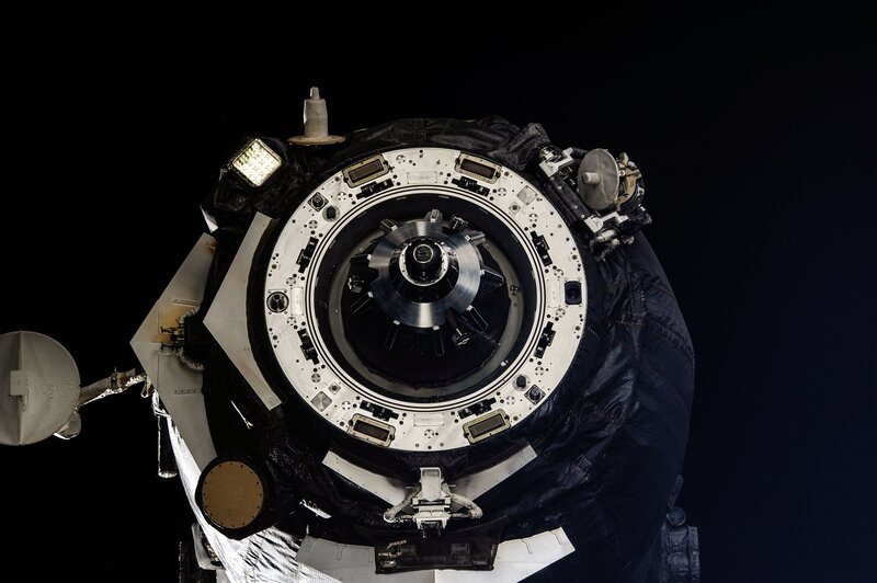 spacecraft docking mechanism