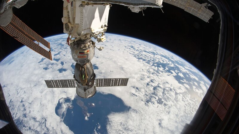 Spacecraft docking with ISS