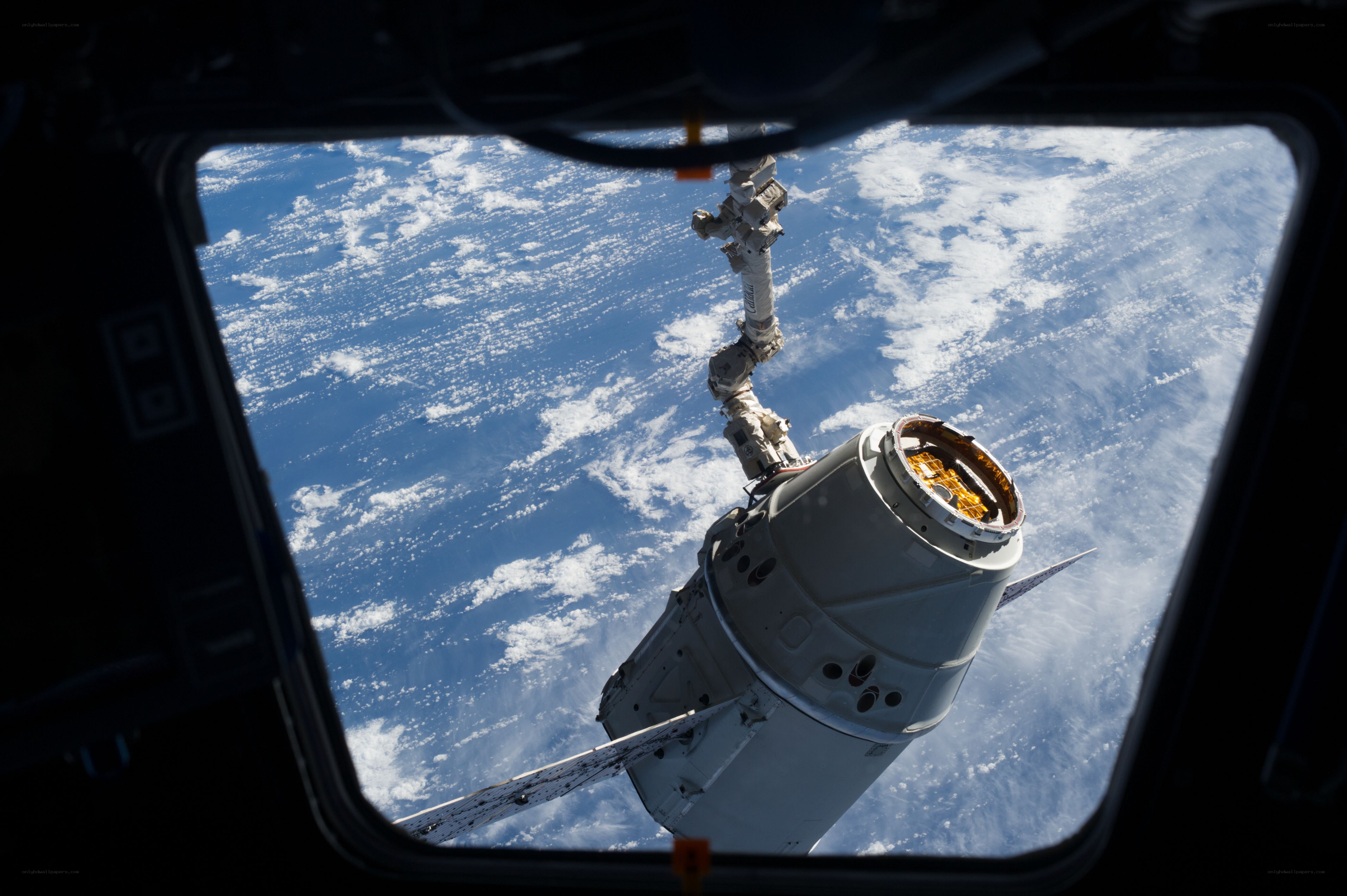 Spacecraft docking with ISS