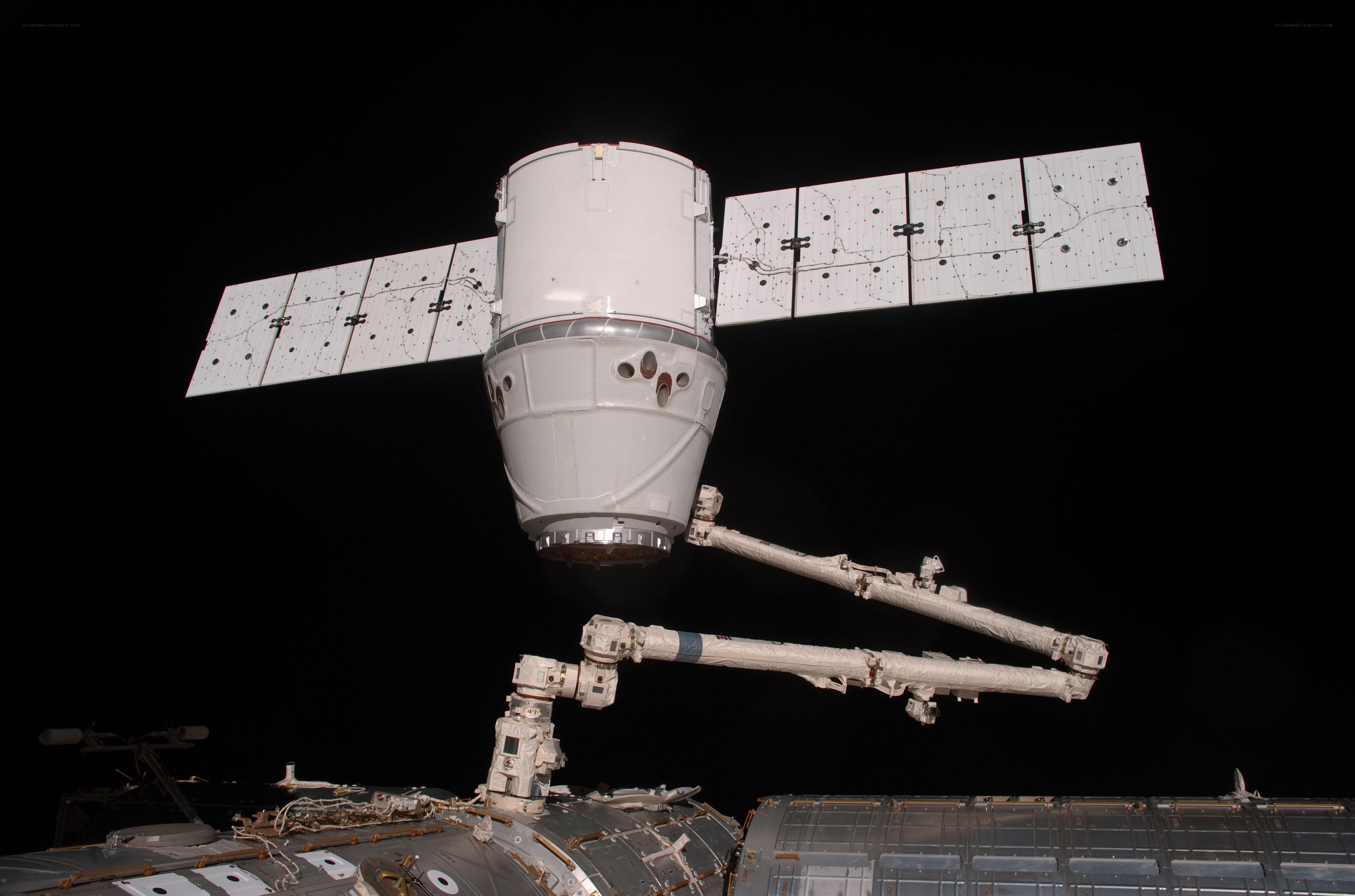 Spacecraft docking with ISS