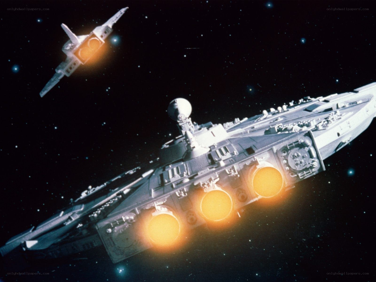 Spaceships in deep space
