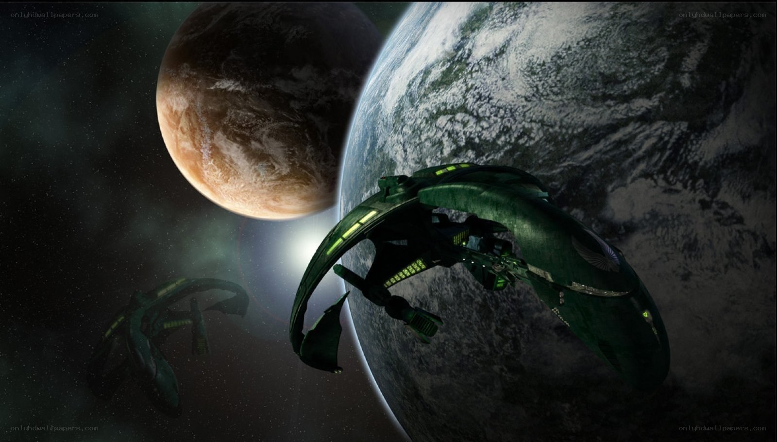 spaceships near alien planets
