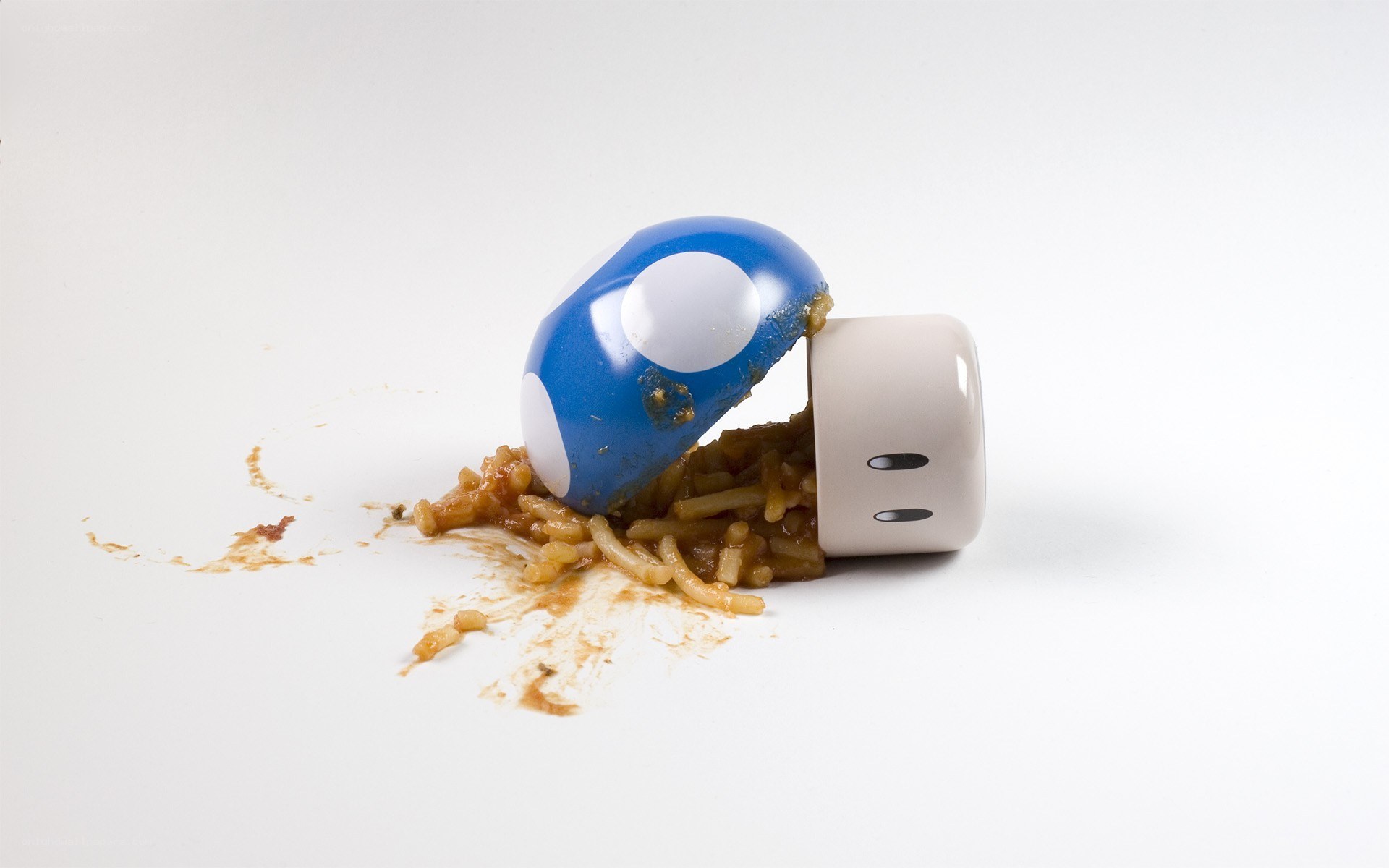 Spaghetti spill from mushroom container