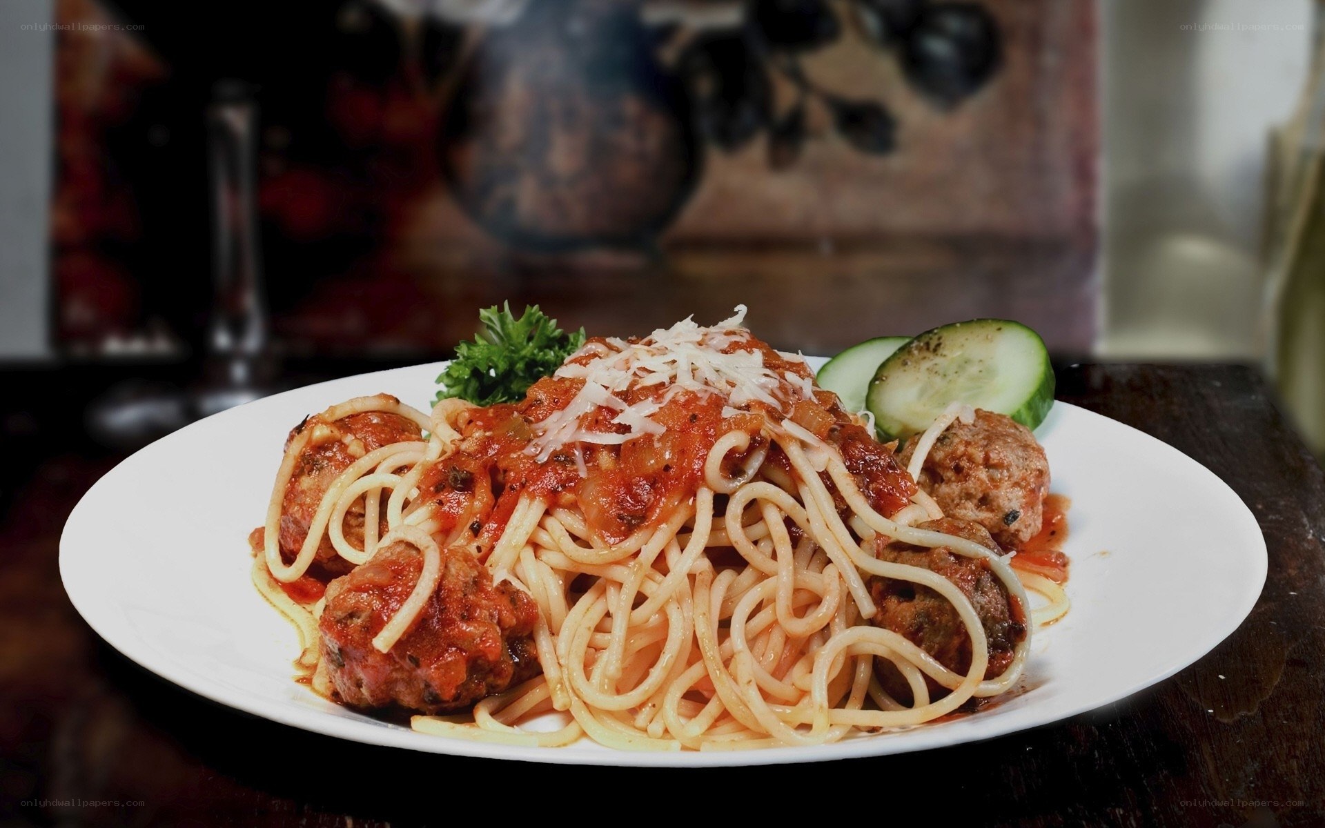 Spaghetti with meatballs and sauce