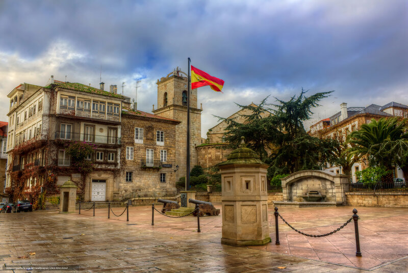 Spanish Flag in Town Square — Gray