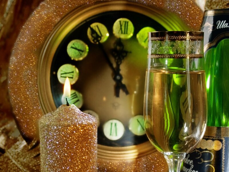 Sparkling Candle and Clock
