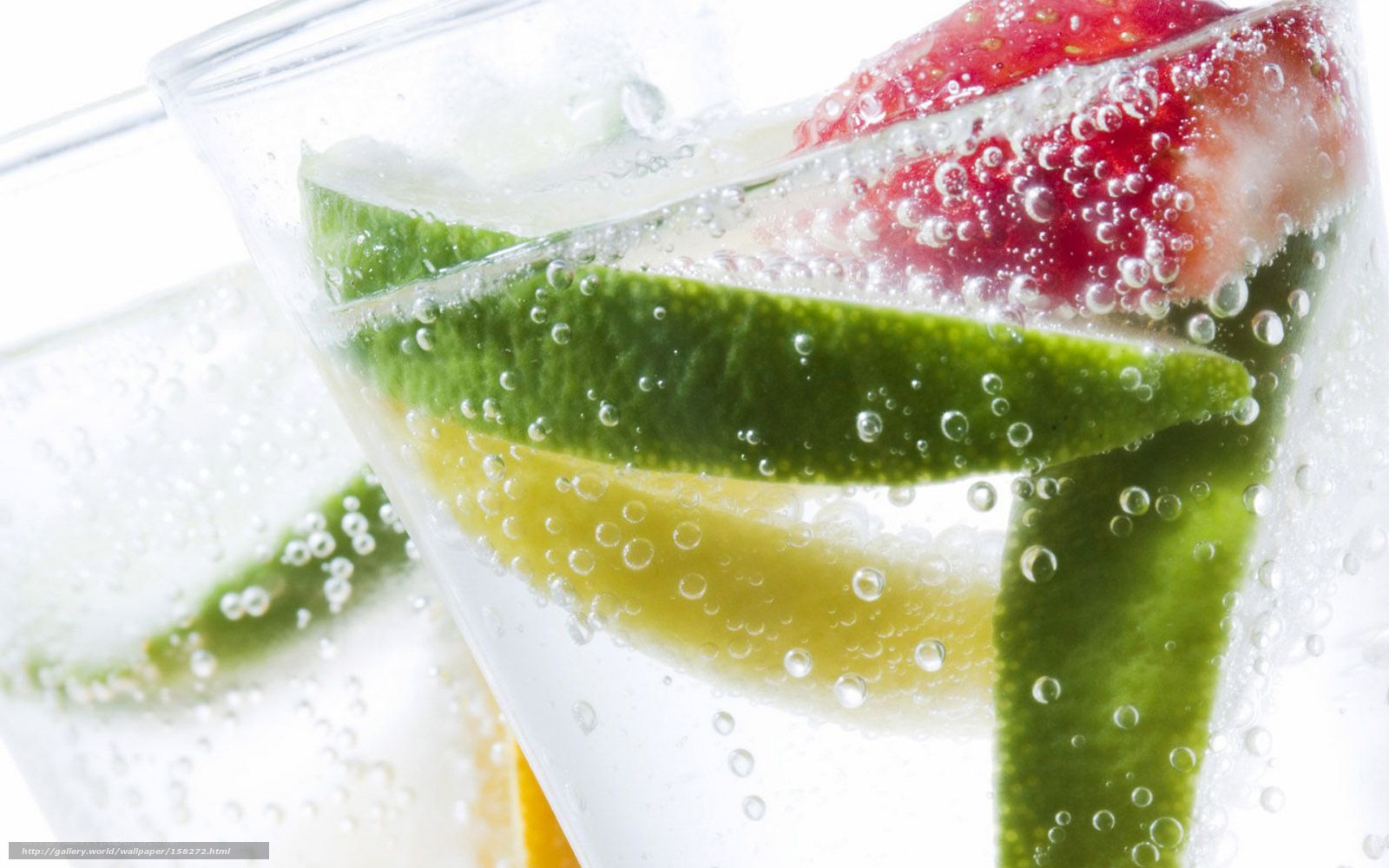sparkling drink with fruit