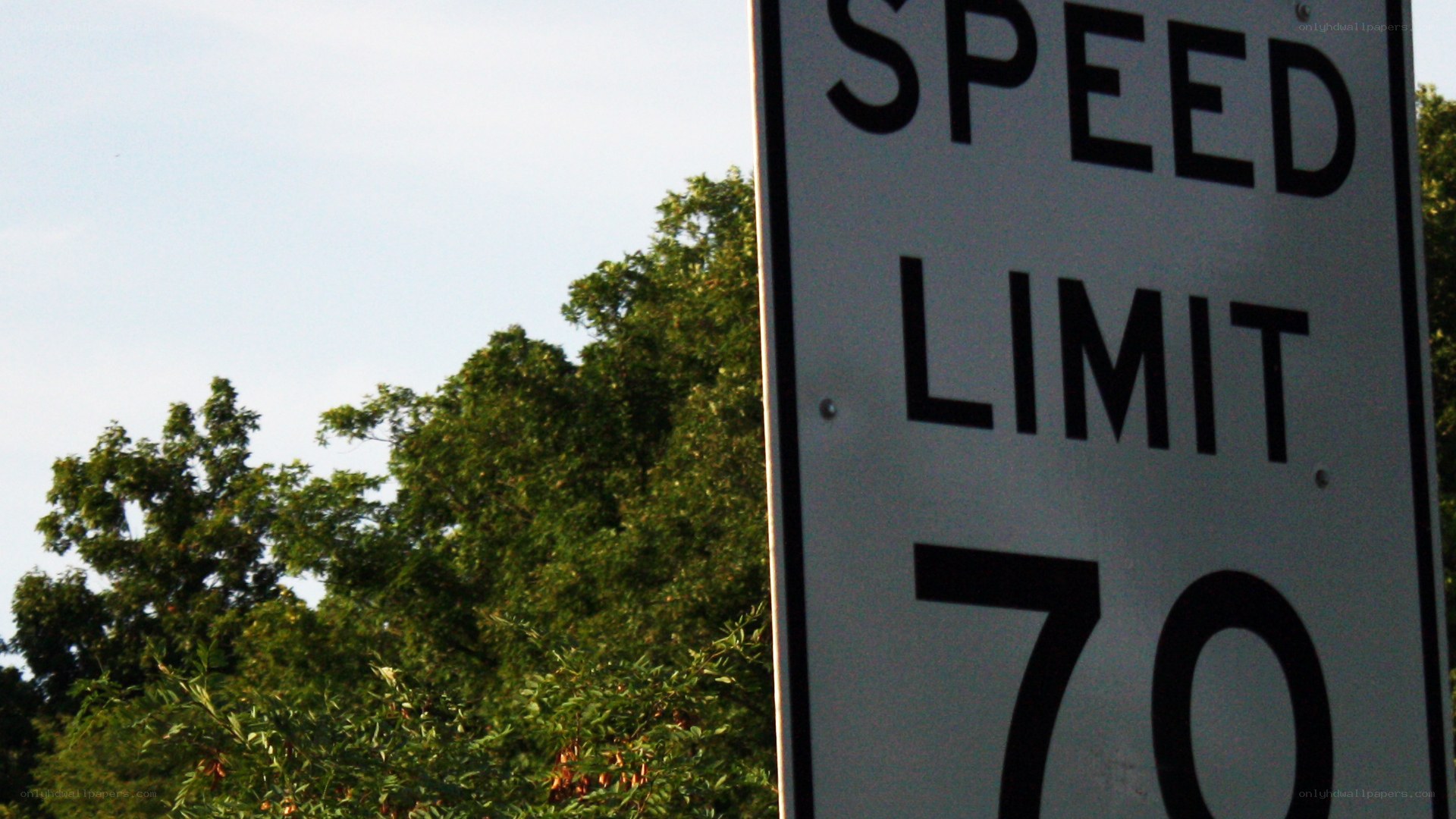 speed limit sign showing 70