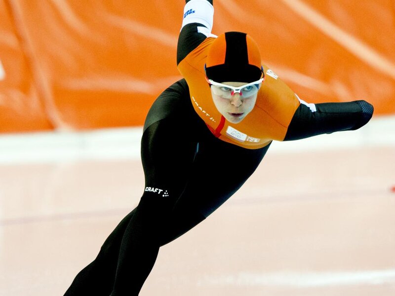 Speed Skater in Motion — Black