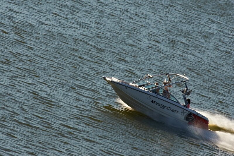 Speedboat on Water — White, Active