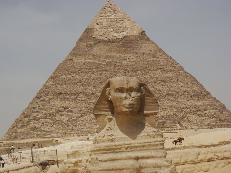 Sphinx and Pyramid — Beige, Deserted