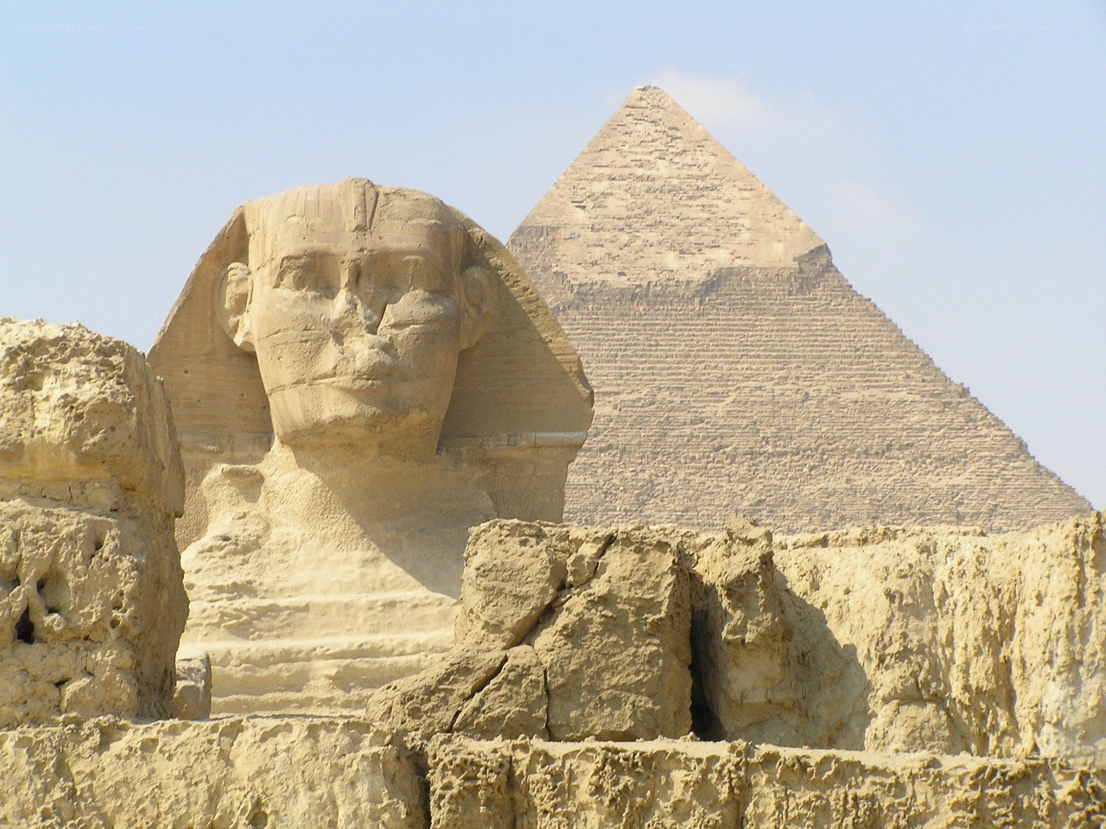 Sphinx and pyramid in Giza