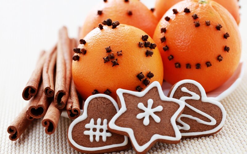 Spiced Oranges and Cookies — Orange, Festive, Winter