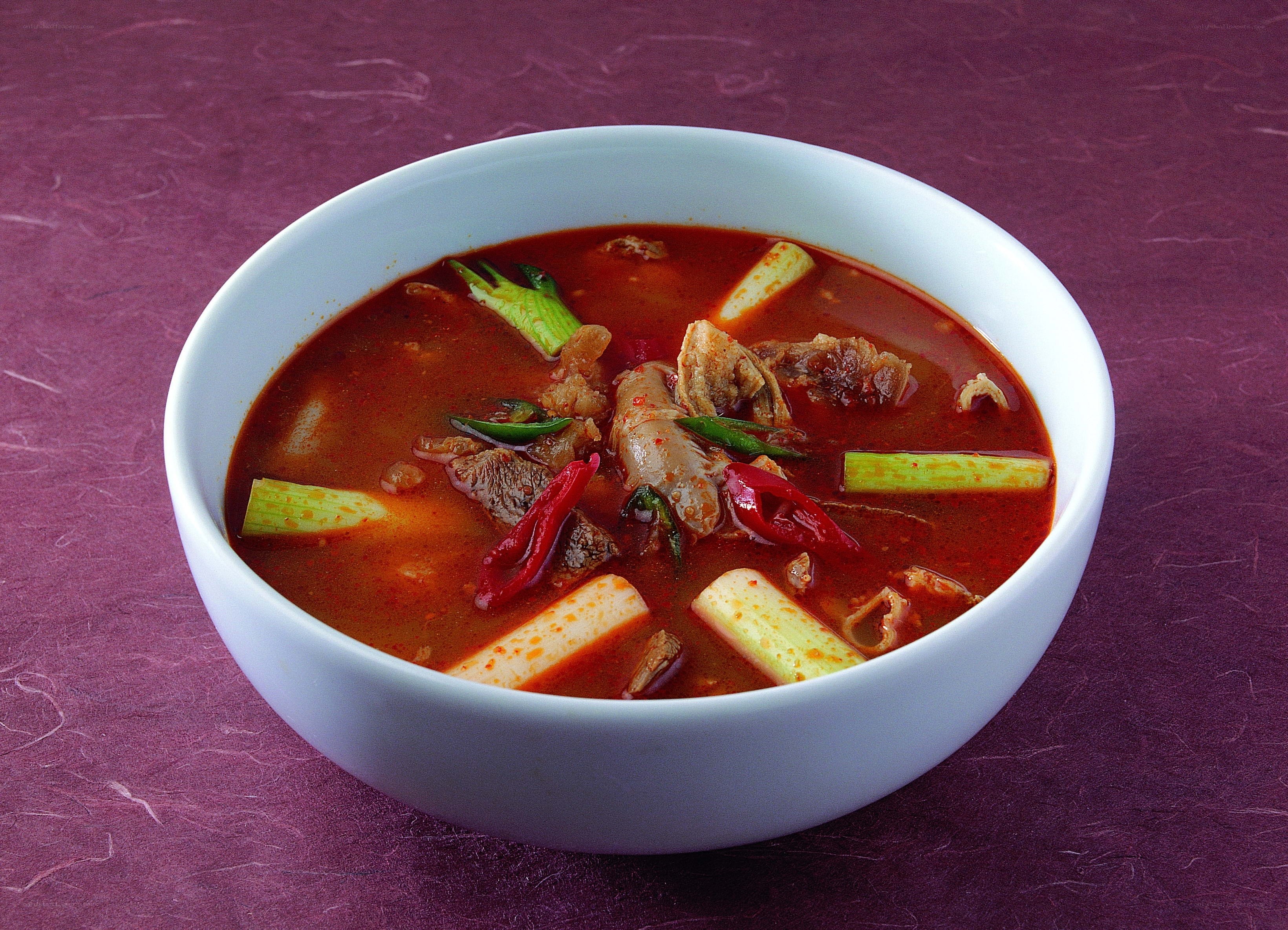 Spicy meat and vegetable soup
