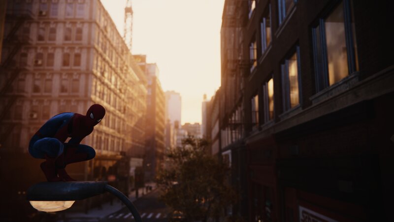 Spider-man Crouching on Lamp