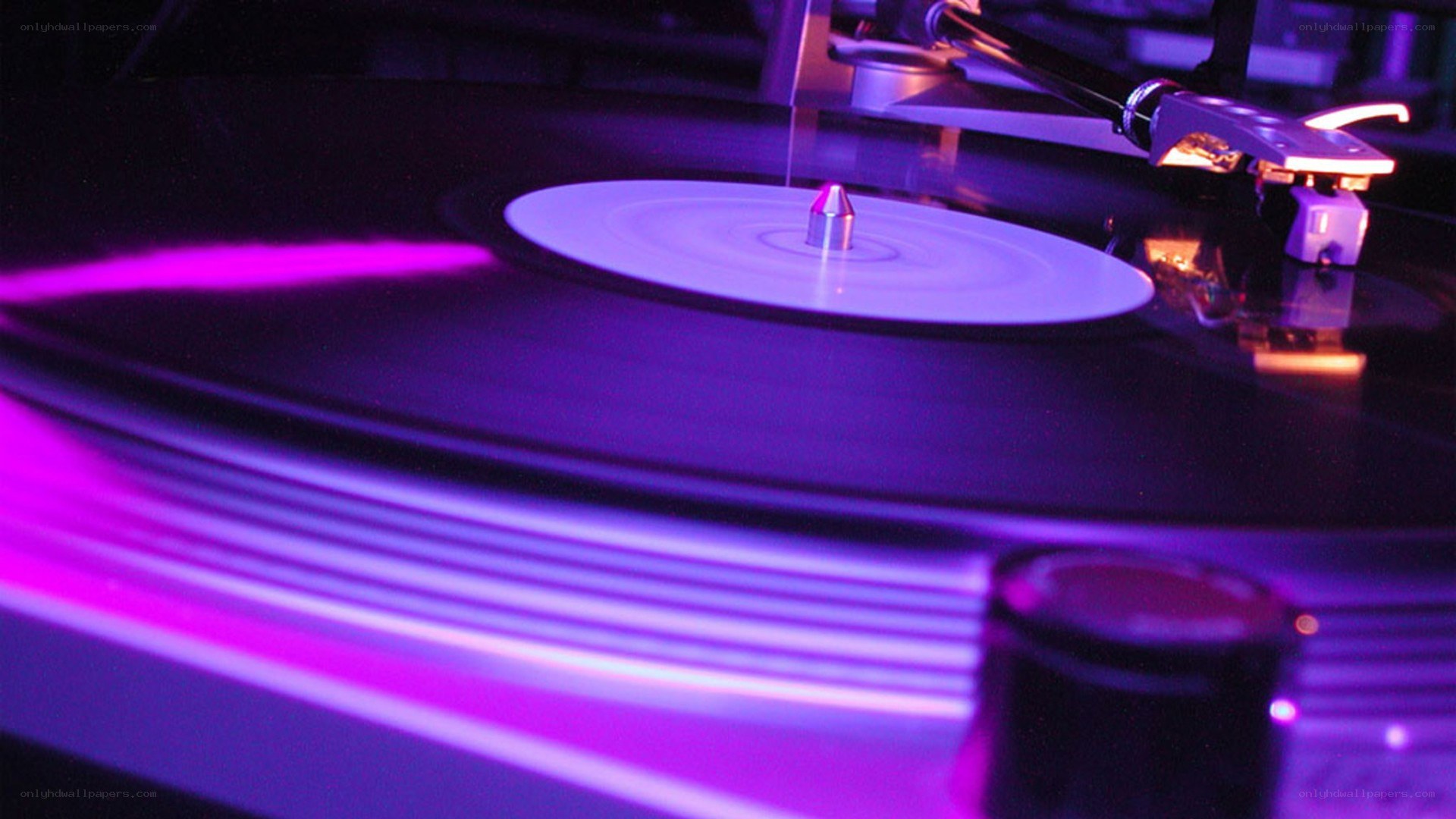 Spinning vinyl record player
