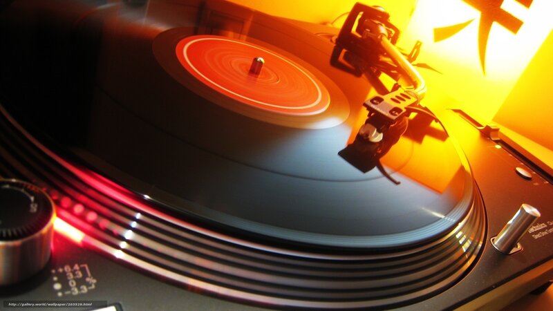 Spinning vinyl record player