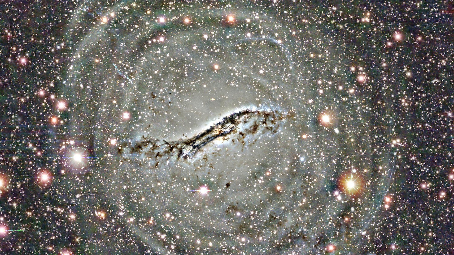 Spiral galaxy with starburst core