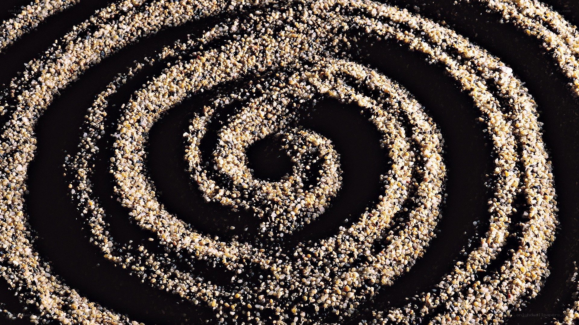 Spiral sand pattern