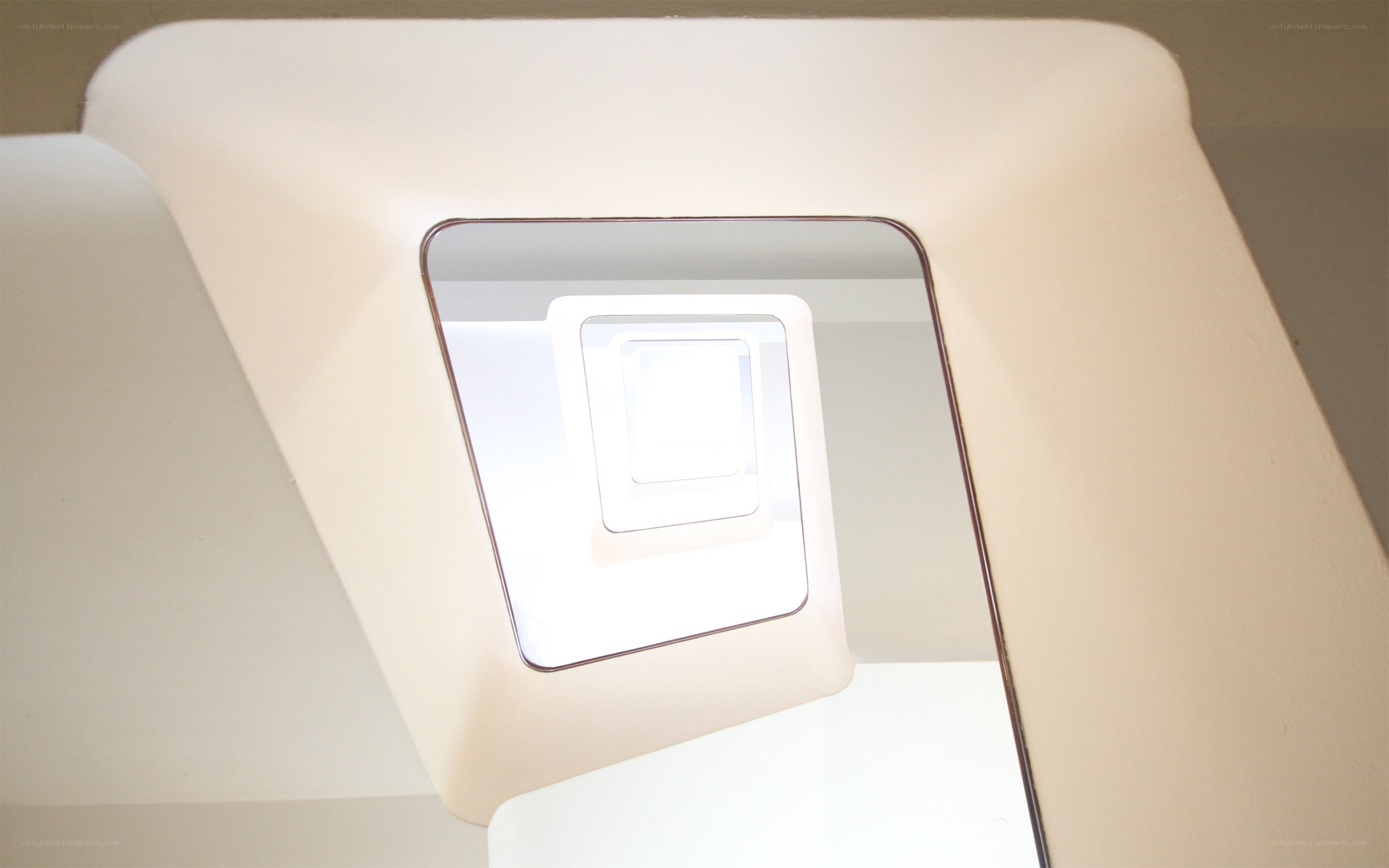 Spiral staircase mirror reflection