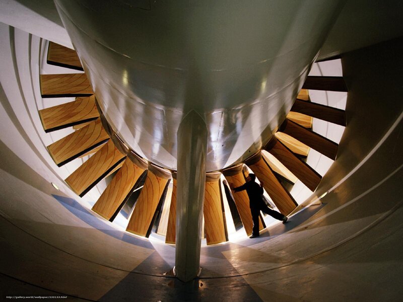 Spiral staircase with central column